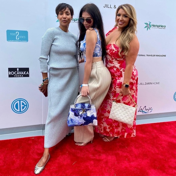 Ashley Brooke ✨ - Picture 10 of 17